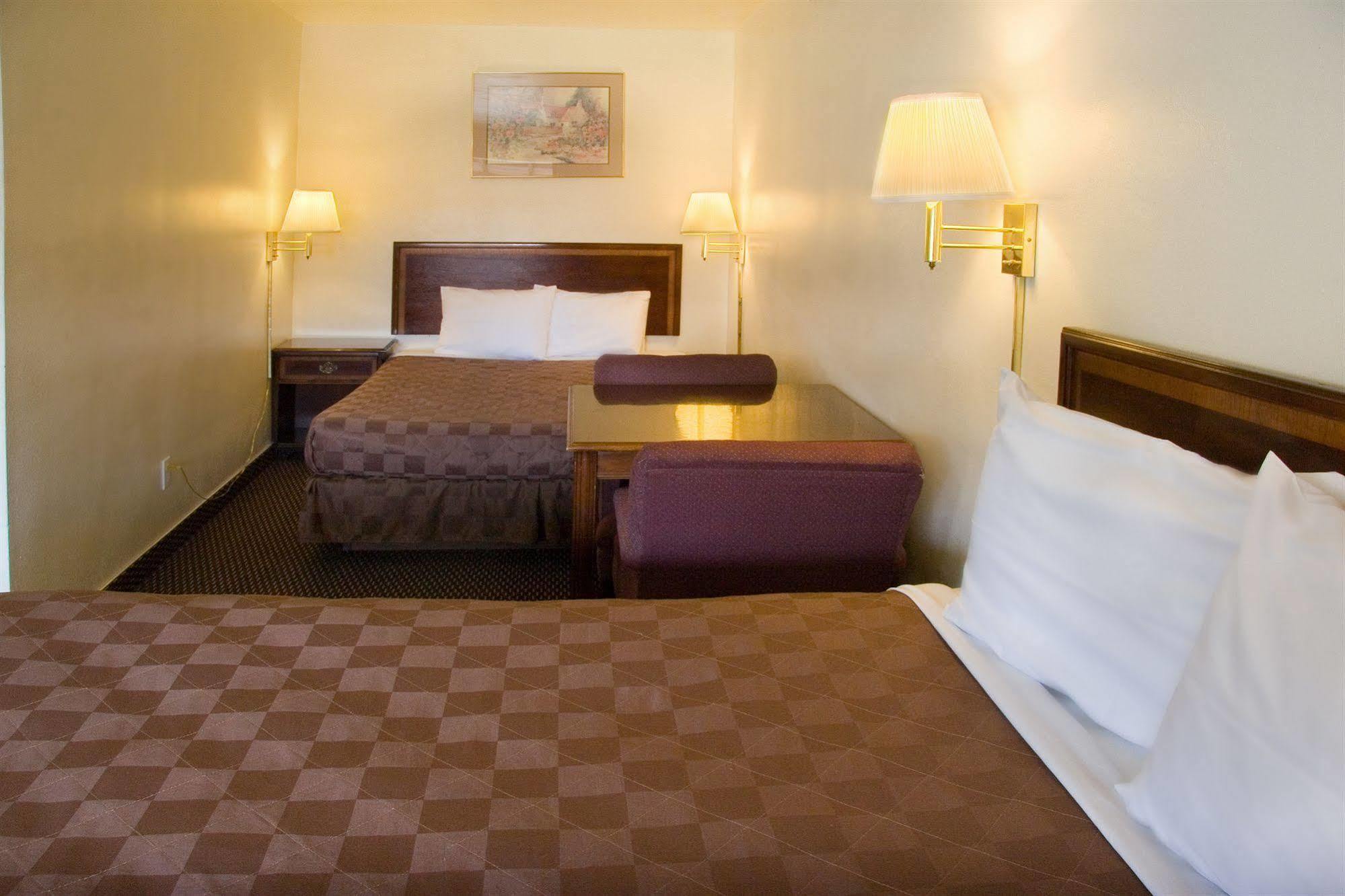 Rodeway Inn & Suites بيندلينتون، أوريغون المظهر الخارجي الصورة