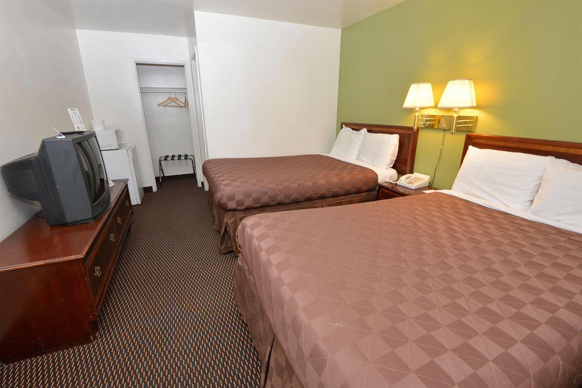 Rodeway Inn & Suites بيندلينتون، أوريغون المظهر الخارجي الصورة
